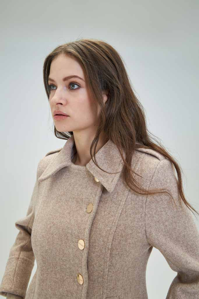 Casaco Comprido com Botões Dourados Goa Goa