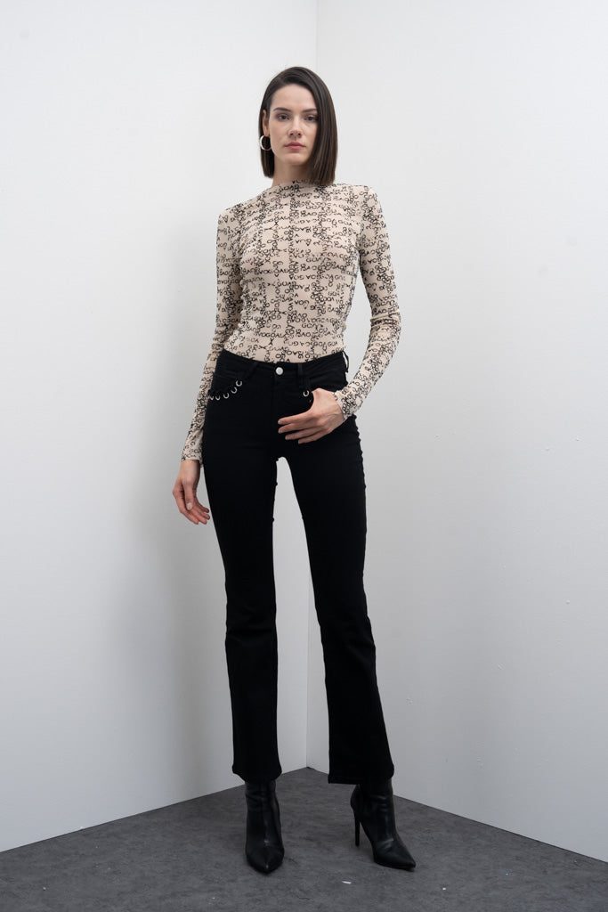 Calças com Ilhós Decorativos Goa Goa